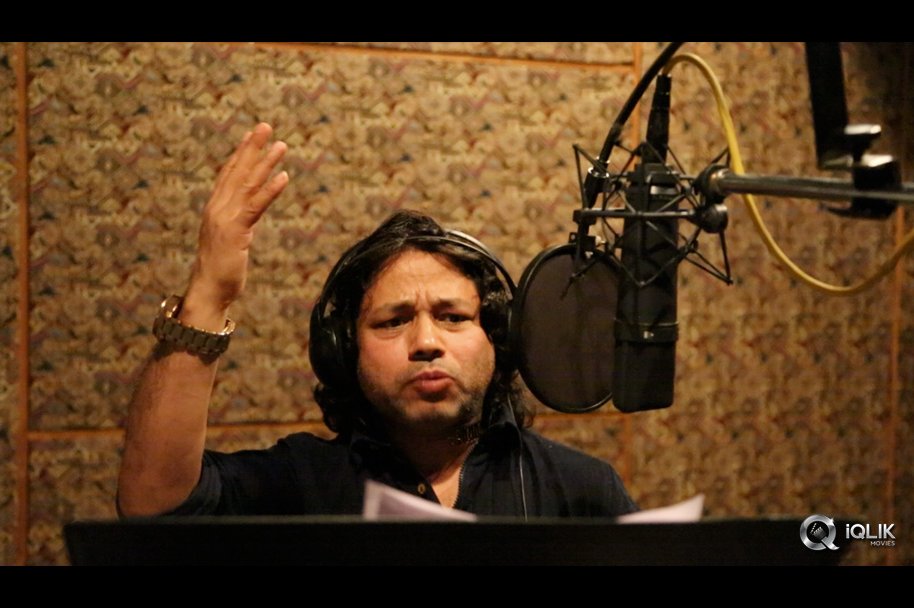 Kailash-Kher-Has-Recorded-a-Special-Song-For-Gopala-Gopala-Movie